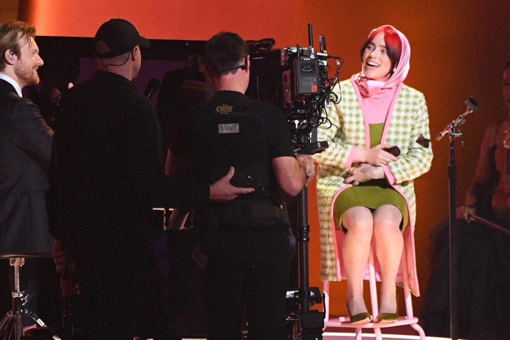 Billie Eilish liefert mitreißende Darbietung von Barbies „What Was I Made For“ bei den Grammys 665