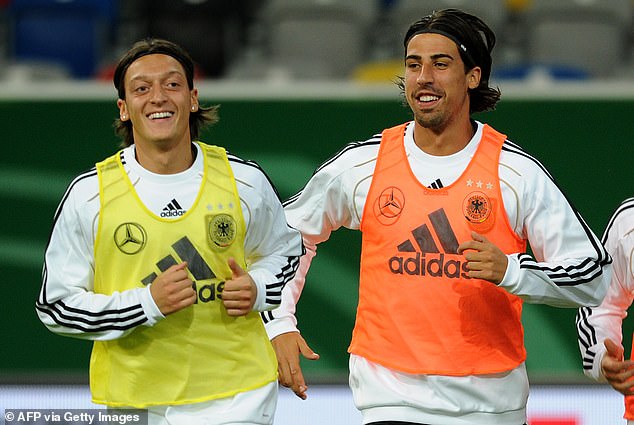 Mesut Özil (links) und Sami Khedira (rechts) stehen auf der deutschen Draft-Liste für das Turnier