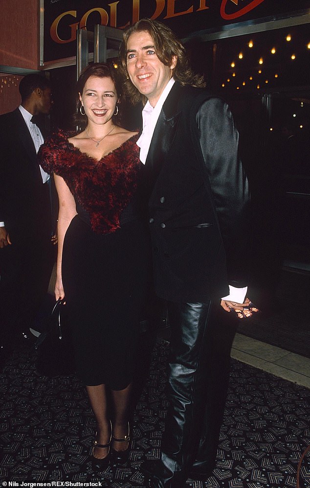 Jane (im Bild 1995) gab bekannt, dass sie Jonathan im Alter von 16 Jahren bei einer Werbeveranstaltung kennengelernt hatte und ihr zukünftiger Ehemann ein Gespräch mit ihr begann