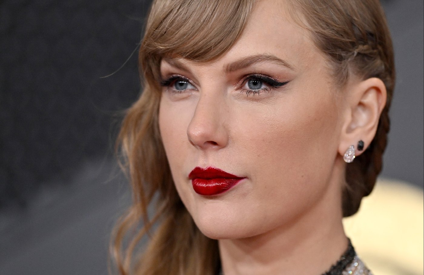 Sängerin Taylor Swift nimmt am 4. Februar 2024 an den 66. Grammy Awards in Los Angeles teil.