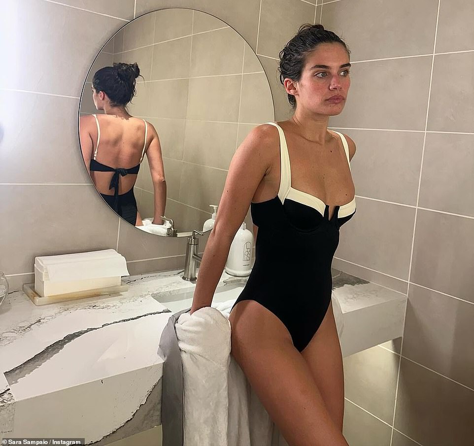 Das 32-jährige Supermodel machte ihre Fotos während eines Ausflugs nach Fontainebleau in Las Vegas, bei dem sie von mehreren ihrer Freunde begleitet wurde