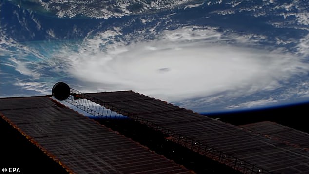 Stürme der Kategorie fünf wie Hurrikan Dorian, hier von der Internationalen Raumstation aus zu sehen, sind bereits äußerst gefährlich.  Die Forscher warnen jedoch, dass mit der Erwärmung des Planeten in Zukunft wahrscheinlich noch stärkere Stürme häufiger auftreten werden