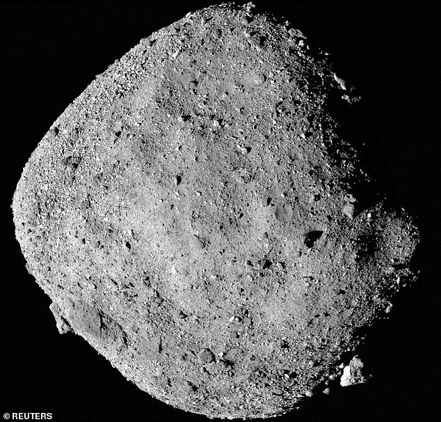 Die Raumfahrtbehörde schickte im Jahr 2020 im Rahmen einer bahnbrechenden Mission zur Sammlung von Proben eine Sonde zum 1.250 Fuß hohen Asteroiden Bennu