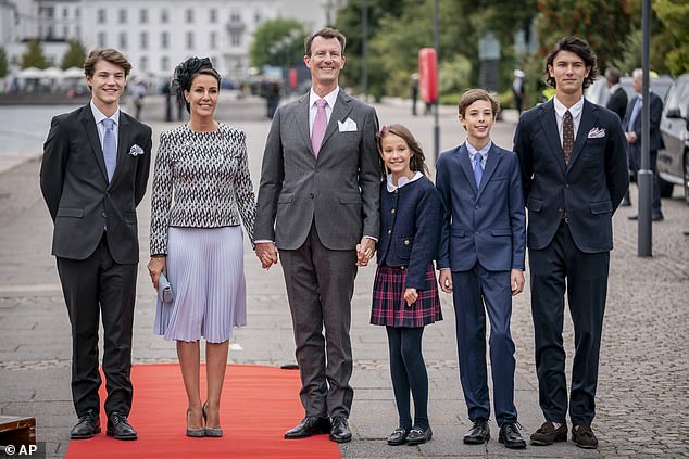Graf Felix, Prinzessin Marie, Prinz Joachim, Gräfin Athene, Graf Henrik und Graf Nikolai im Bild im September 2022