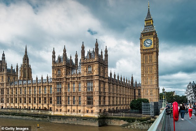 Die große Uhr steht seit Mitte des 19. Jahrhunderts stolz an der Themse, doch selbst das macht sie nicht immun gegen Kritik