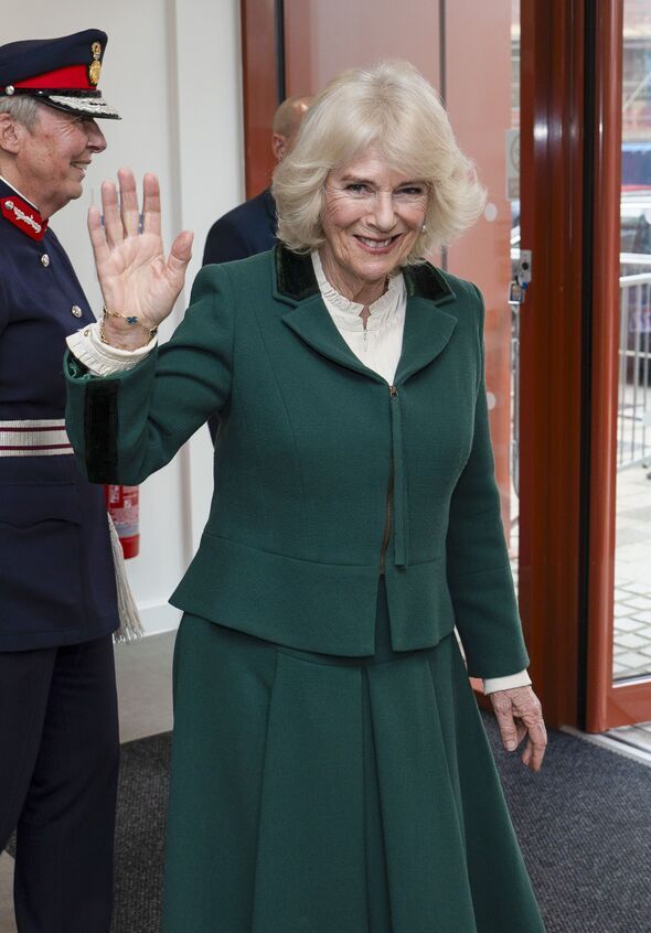 Königin Camilla besucht das Meadows Community Center