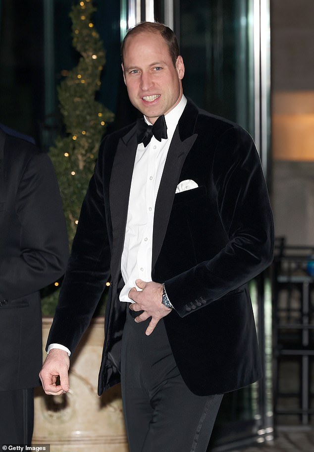 Prinz William sah in seinem Smoking adrett aus, als er beim Londoner Air Ambulance Charity-Galadinner ankam