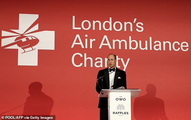 William sprach bei einem glanzvollen Galadinner zur Unterstützung der Londoner Air Ambulance Charity im Raffles London im OWO (Old War Office).