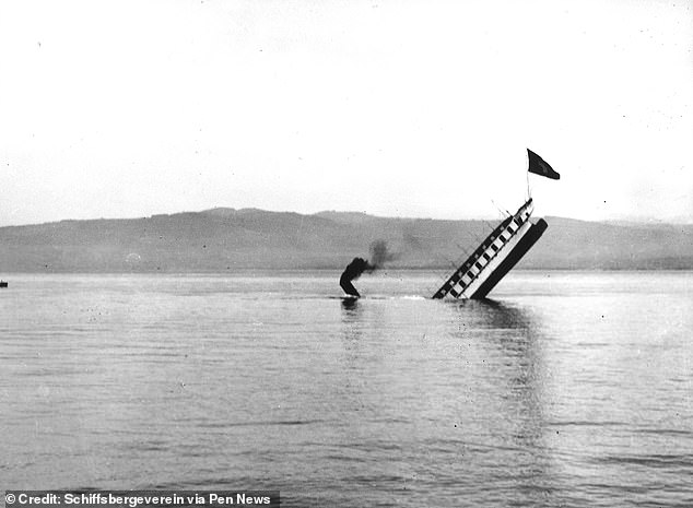 1933 wurde das Schiff als untauglich und zu teuer für die Verschrottung befunden und so mitten auf den Bodensee gebracht und versenkt