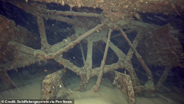 Dieses Schiff geriet fast in Vergessenheit, bis 2013 bei einer Seeuntersuchung der Ort des Wracks entdeckt wurde.  Hier sehen Sie das Paddel des Schiffes, das fast vollständig erhalten ist
