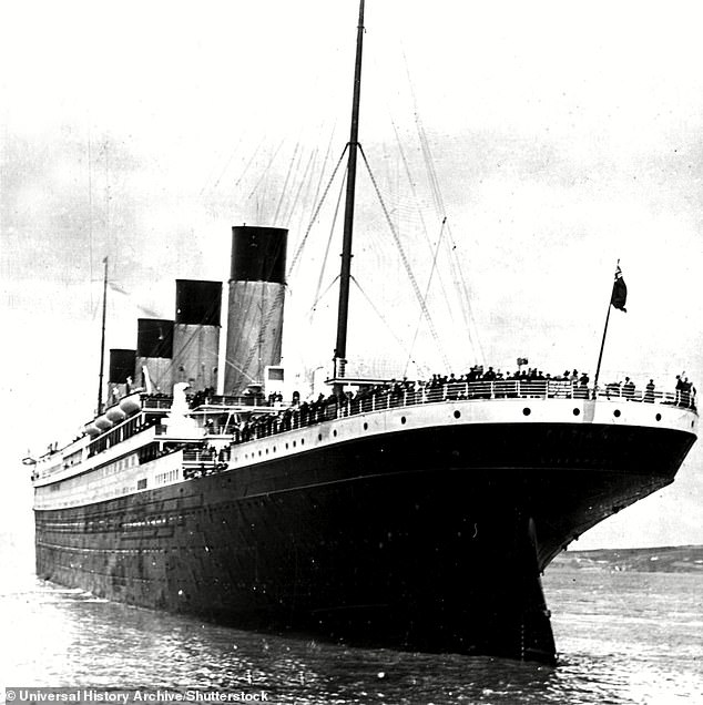 Der Säntis wurde mit der Titanic (im Bild) verglichen, weil beide eine seltene Dreizylinder-Dampfmaschine verwendeten und mit dem Heck über dem Bug sanken