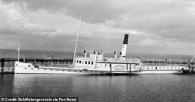 Der Säntis, der hier noch im Dienst gezeigt wird, ist tatsächlich älter als die Titanic, da er 20 Jahre vor dem Untergang der Titanic in Dienst gestellt wurde
