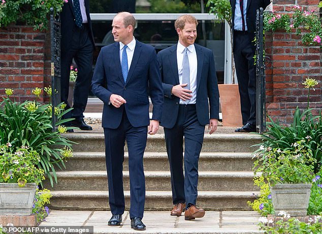 Der kurze Besuch beinhaltete kein Wiedersehen mit seinem Bruder Prinz William, da die Kluft zwischen den beiden seit Harrys Rücktritt von den königlichen Pflichten noch offen ist