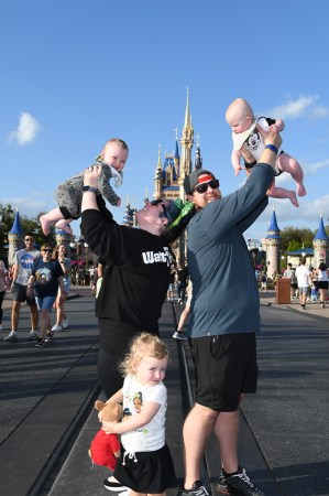Eine Familie in Disney World