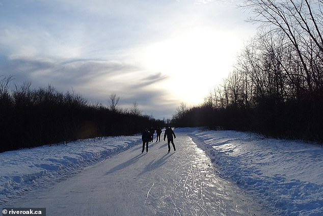 River Oak liegt nur 30 Minuten von Ottawa entfernt und verfügt über eine 3 km lange Eislaufstrecke