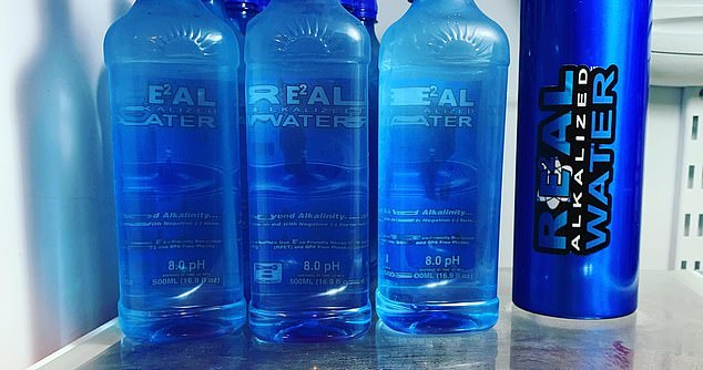 Real Water bezeichnet sich selbst als alkalisches Wasser, das als Alternative zu Leitungswasser dienen kann. In einer Beschwerde der FDA wird jedoch behauptet, dass es sich bei dem Wasser nur um Leitungswasser handelte, das mit einer chemischen Verbindung vermischt war