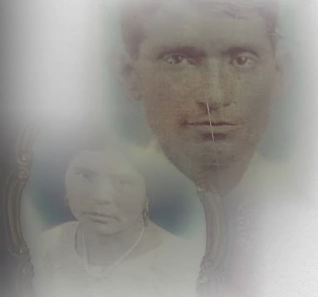 Die Zwillinge wurden 1947 auseinandergerissen, als ihre Eltern (auf alten Fotos abgebildet) starben und sie und ihre acht Geschwister in der Großfamilie aufgeteilt wurden