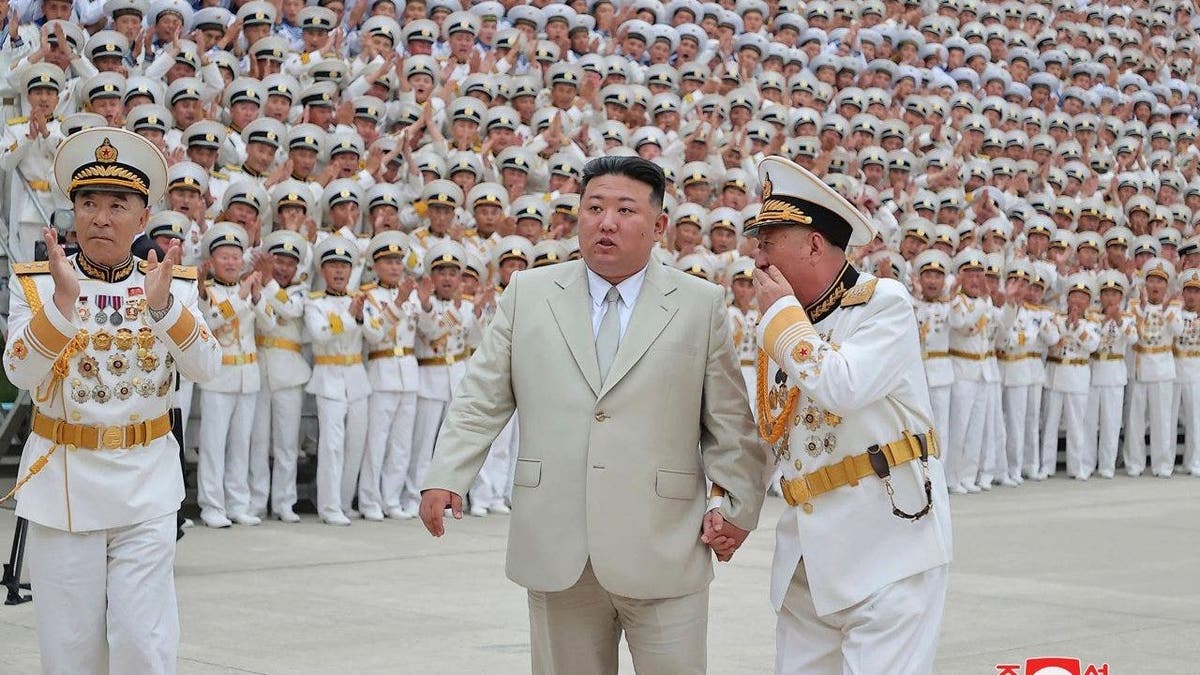 Kim Jong Un besucht das Hauptquartier der nordkoreanischen Marine