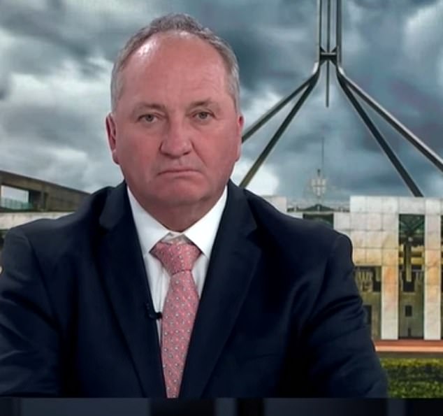 Barnaby Joyce ist am Donnerstag im Bolt-Bericht abgebildet, einen Tag nach seinem „peinlichen“ Anruf auf dem Fußweg
