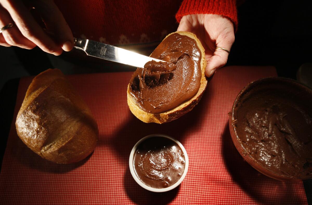 Haselnuss-Schokolade-Aufstrich (hausgemachte Nutella)