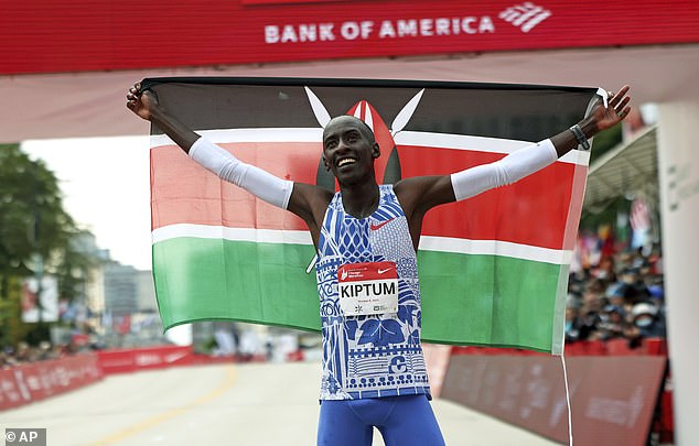 Kiptum schrieb letzten Oktober Geschichte, als er mit 2:00,35 Minuten den Chicago-Marathon gewann