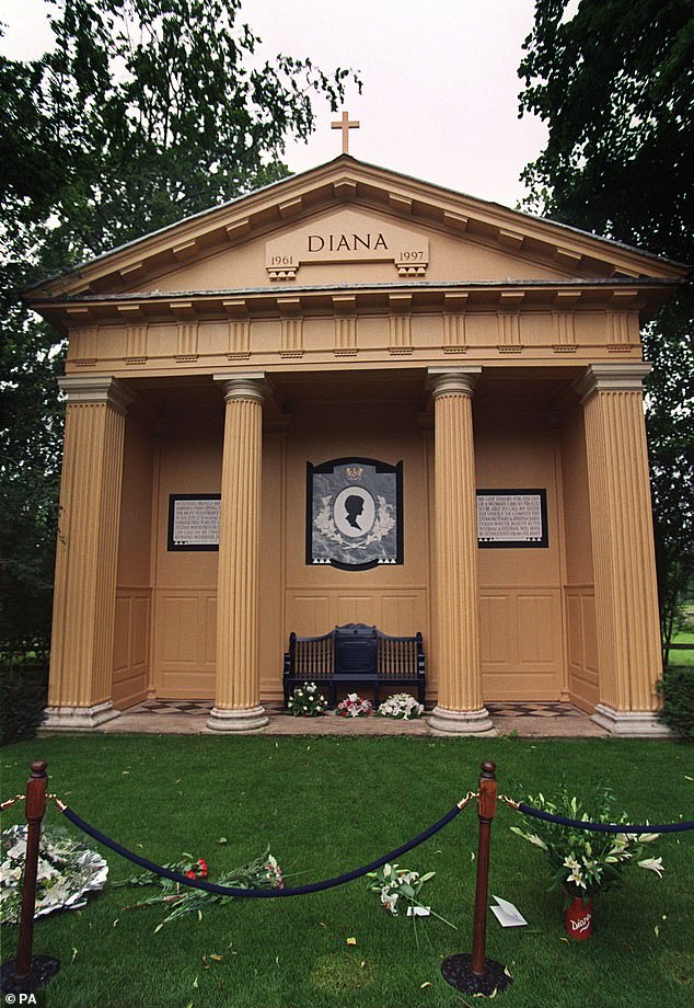Im Bild: der „Tempel“ auf dem Althorp-Anwesen in Northampton, wo die Öffentlichkeit Diana ihren Respekt erweisen kann
