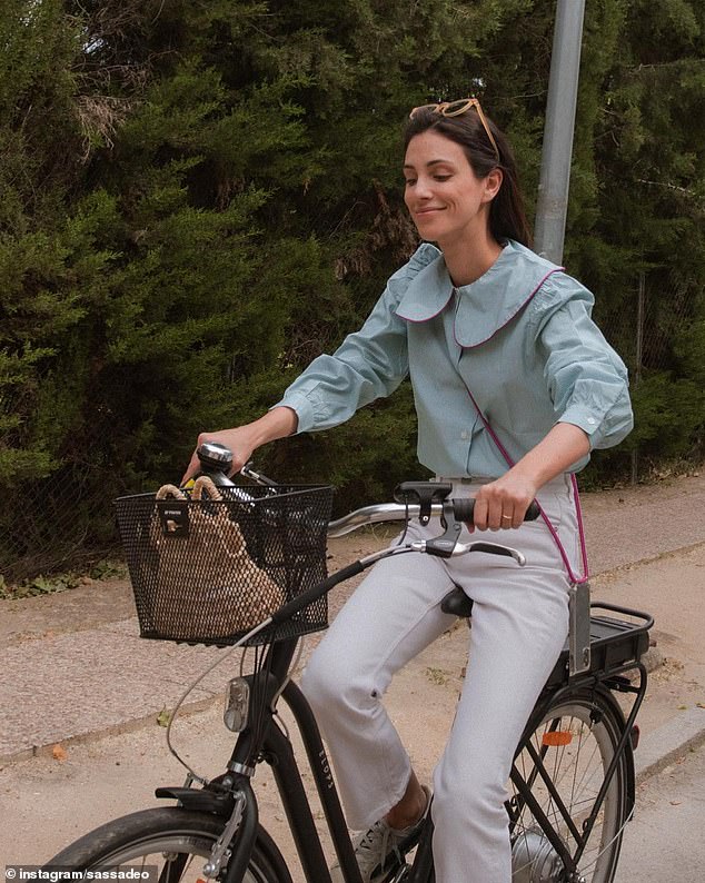 Die Prinzessin stellt ihr Stilkönnen während einer Radtour in Madrid im August 2021 unter Beweis