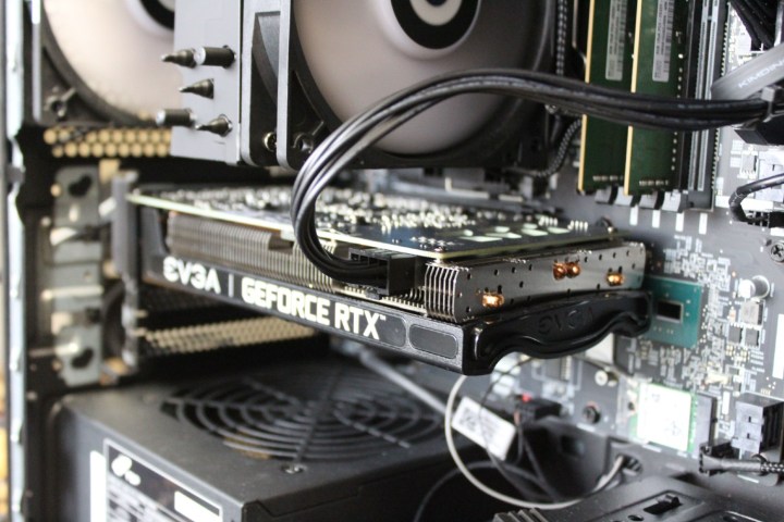 Eine in einem PC installierte RTX 3060-GPU.