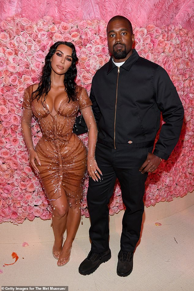 Kanye kritisierte Kims Outfits häufig als zu sexy und zielte auf ein Kleid von Thierry Mugler, das sie bei der Met Gala 2019 trug (Bild).