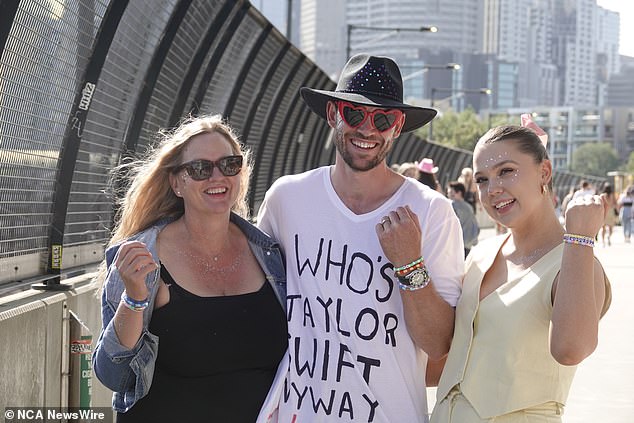 Fans were seen sporting their iconic friendship bracelets as they descended on the MCG