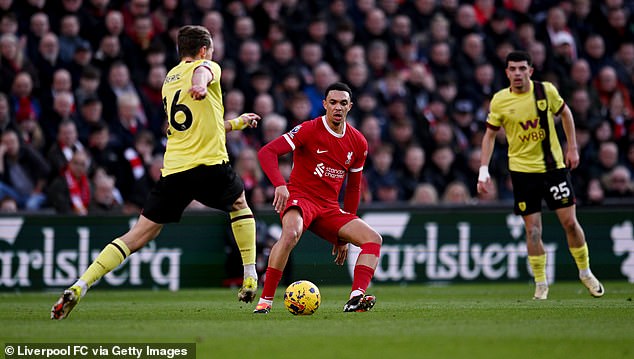Der Liverpool-Star hat sich beim Sieg am Wochenende gegen Burnley eine bestehende Knieverletzung verschlimmert