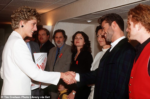 Prinzessin Diana trifft George Michael, kd Lang und Mick Hucknall beim jährlichen „Concert of Hope“ zum Welt-Aids-Tag 1993 in der Wembley Arena