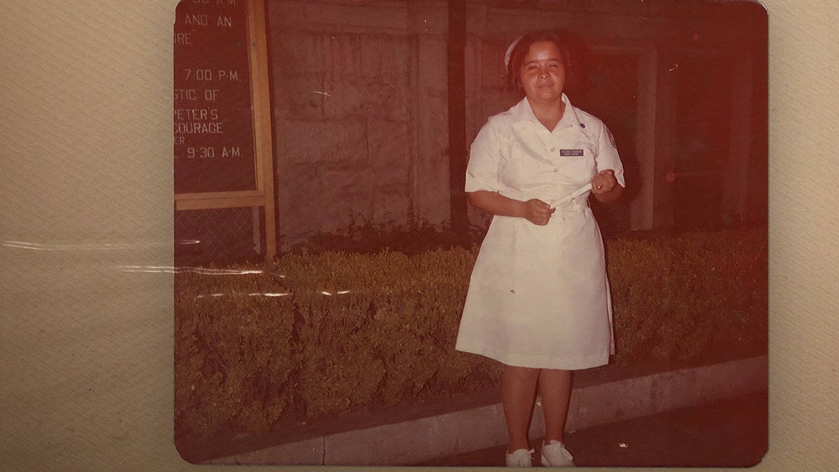 Eine junge Yolanda Saldivar in einer Krankenschwesteruniform