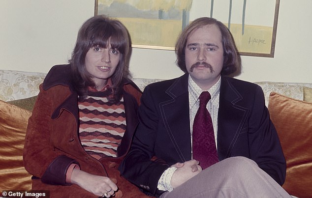Rob, der von 1971 bis 1981 mit der Schauspielerin Penny Marshall verheiratet war (gemeinsam 1970 zu sehen), erklärte, dass er den Charakteren kein Happy End bescheren wollte, weil er Single war