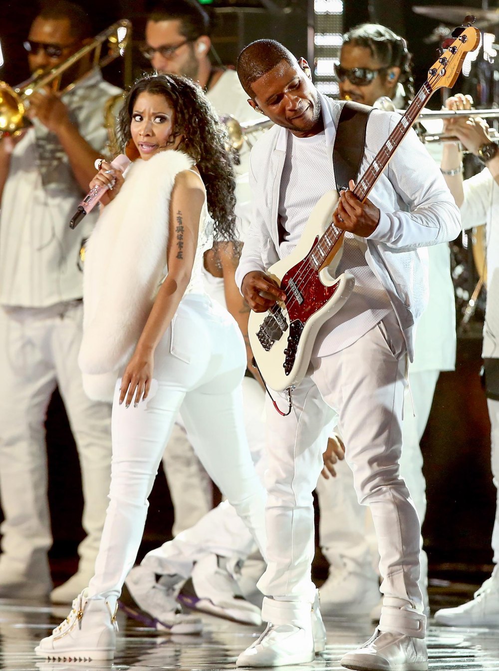 Usher sagt, er bereue es, Nicki Minajs Hintern während ihres VMA-Auftritts 2014 geschlagen zu haben