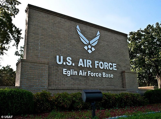 Luna behauptete, das Pentagon habe versucht, ihren Besuch auf dem Luftwaffenstützpunkt Eglin abzusagen, den sie als Teil einer Delegation zur Untersuchung von Whistleblower-Behauptungen unternommen hatte, dass die Luftwaffe Informationen über UFOs vertuschte