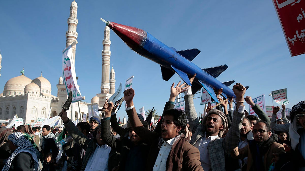 Huthi-Anhänger versammeln sich im Jemen