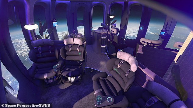 Das in Florida ansässige Unternehmen Space Perspective präsentierte die endgültige Version seines Raumschiffs Neptune – Excelsior, das über eine Bar, bequeme Sitzgelegenheiten (im Bild) und eine „richtige Toilette“ verfügt