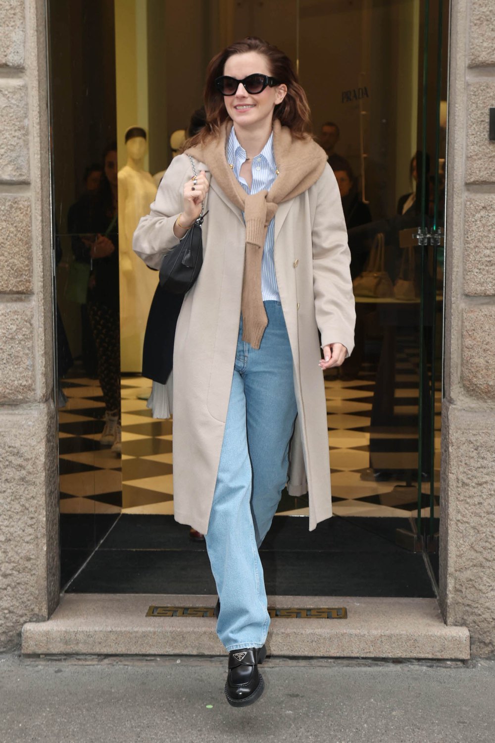 Emma Watsons lässiges Outfit zur Mailänder Modewoche weckt in uns Sehnsucht nach einem italienischen Frühlingsurlaub