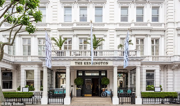Ted schreibt: „Das Kensington Hotel liegt in einem Wohnviertel in London – aber dieses Fünf-Sterne-Hotel mit weißer Stuckfassade und einer vagen Pride & Prejudice-Atmosphäre verdient eine Flut von Lob.“