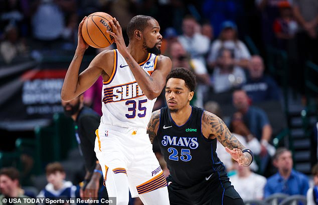 Durant und die Phoenix Suns traten gegen die Mavericks an, als die Saison nach der All-Star-Pause wieder aufgenommen wurde