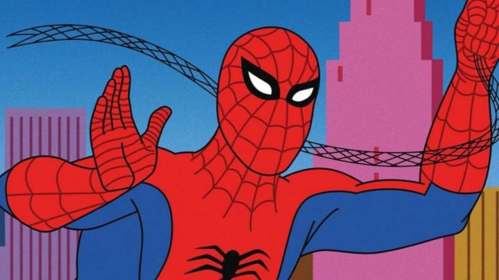 Spider-Man schwingt und winkt in der Show von 1967 in die Kamera "Spider Man."