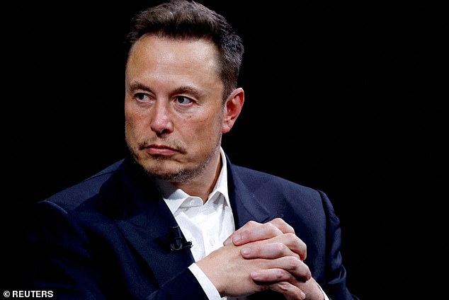 Elon Musk ist einer der reichsten Menschen der Welt und leitet mehrere mächtige Unternehmen, doch seine Stimme ist normalerweise ein leises und zartes Gemurmel