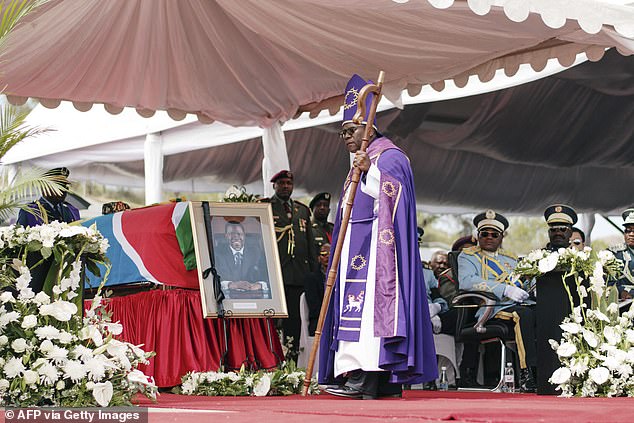Military personnel carried Mr Geingob's coffin, and Reverend Bishop Zakhias Cape was also seen during the procession at Heroes Acre, south of Windhoek