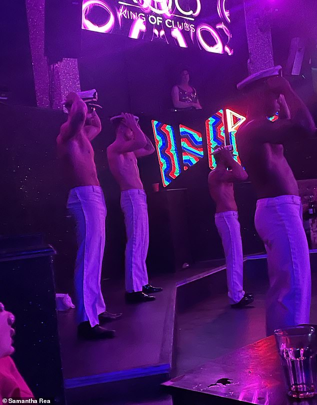 Im Bild: Die PleasureBoys-Darsteller sind während ihrer Show in Birmingham als Matrosen verkleidet zu sehen