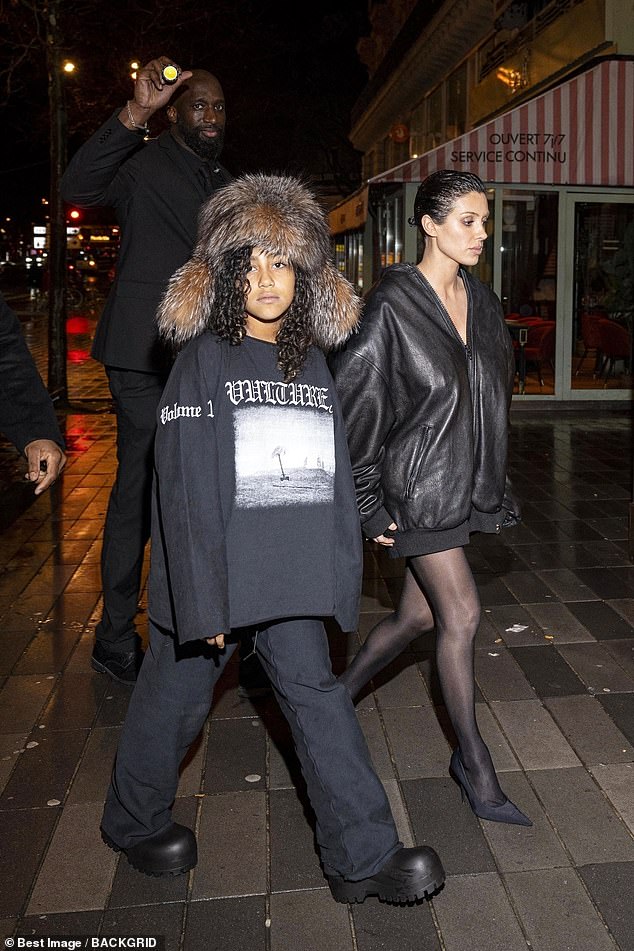 Die 29-jährige Bianca war beim Abendessen mit dem ältesten Kind von Kanye und seiner Ex-Frau Kim Kardashian ungewöhnlich gut gekleidet