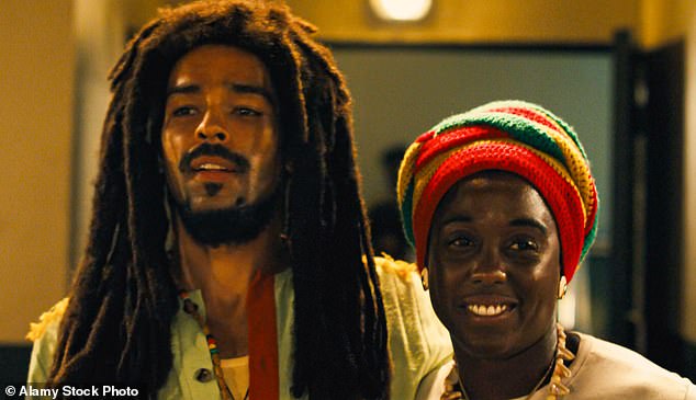 Oben: Kingsley Ben-Adir als Marley und Lashana Lynch (links) als seine Frau in Bob Marley: One Love