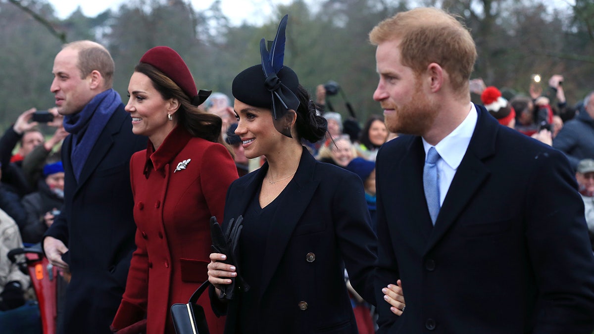 Der Prinz und die Prinzessin von Wales gehen neben dem Herzog und der Herzogin von Sussex