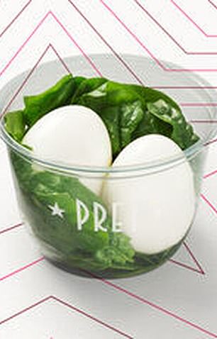 Der Proteintopf von Pret a Manger besteht aus zwei gekochten Eiern und etwas Spinat, die sich leicht zu Hause zusammenstellen lassen
