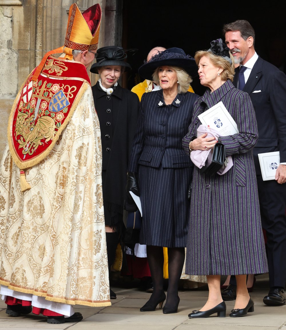Königin Camilla nimmt trotz der Abwesenheit von Prinz William an der Trauerfeier teil